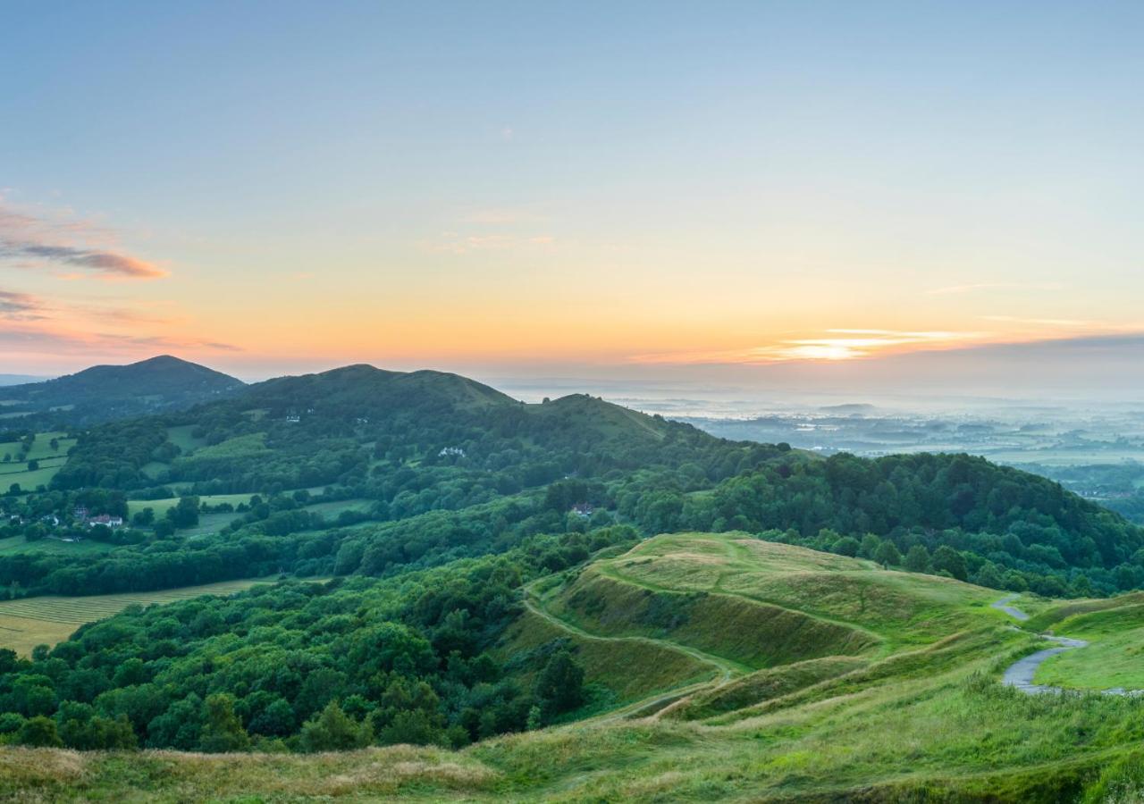 The Darwin Malvern Suite Great Malvern Luaran gambar